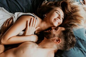 «El vuelo del dragón»: así es la postura sexual que lleva tu vida íntima a nuevas alturas