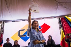 Elección de alcaldesas reaviva debate sobre igualdad de género en el chavismo