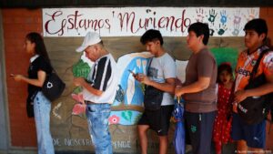 Elecciones presidenciales concluyen en Bolivia – DW – 17/08/2025