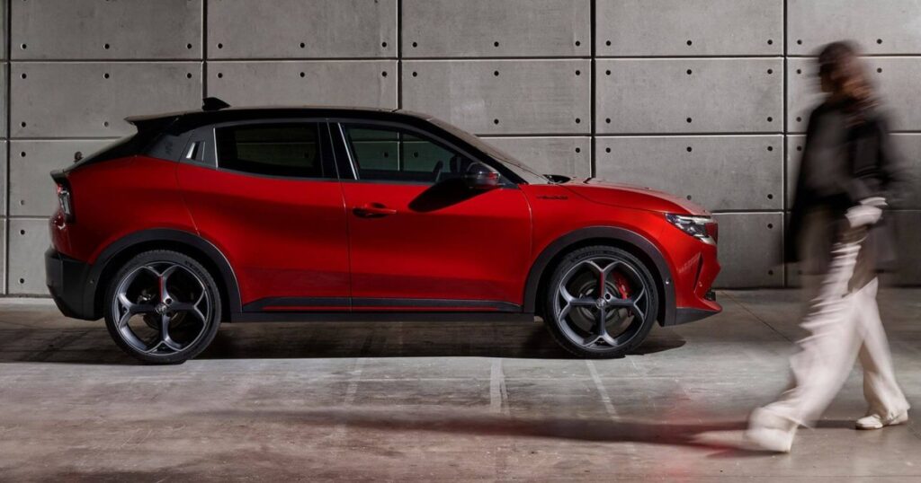 Electrificación con la deportividad y emoción de Alfa Romeo