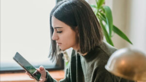 Eliminan casi 7 millones de cuentas de WhatsApp por fraudes