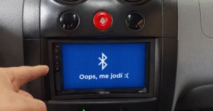 Emisora de radio logra récord de audiencia gracias a joven que se le dañó el bluetooth del carro – El Chigüire Bipolar