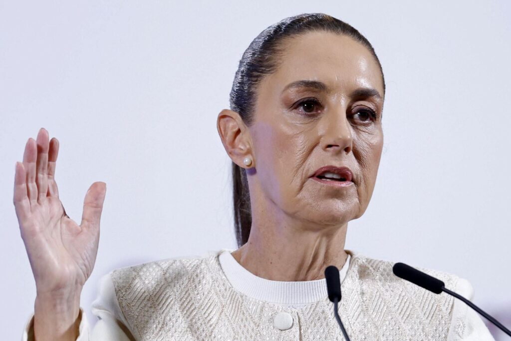 En plena tensión bilateral, México entrega 26 narcos a Trump para que cumplan condena en EE.UU.