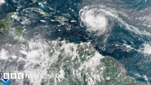 Erin se intensifica rápidamente en el Atlántico y se convierte en huracán de categoría 5
