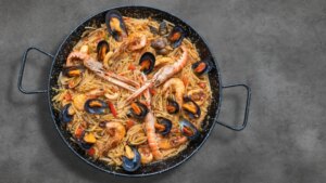 Es un plato fácil para animarse a cocinar una paella sin arroz