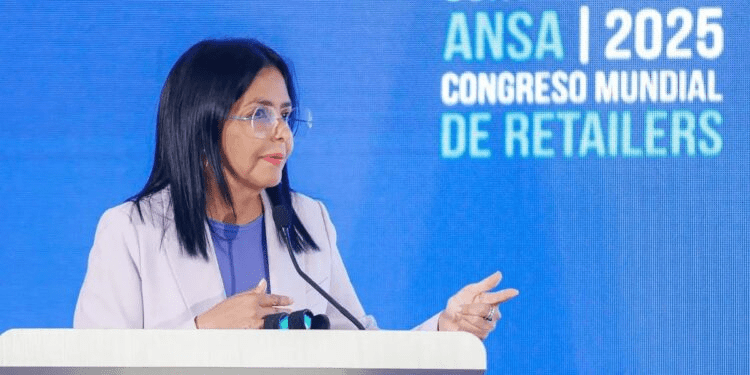 'Está encerrada como cucaracha pensando cómo instalar bombas'