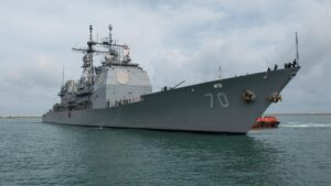 Estados Unidos suma el buque lanzamisiles ‘USS Lake Erie’ al despliegue frente a Venezuela | elperiodico.com