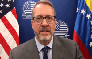 Exembajador de EEUU descarta invasión militar a Venezuela