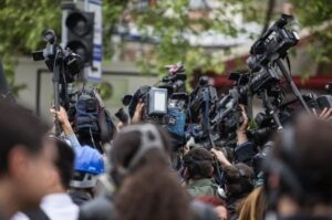 Exilio de periodistas pone en riesgo la libertad de prensa en Latinoamérica