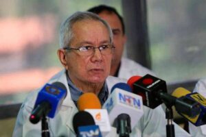 FMV advierte suspensión de médicos