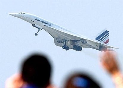 Fotógrafo capturó el momento en el que un avión se prendió fuego