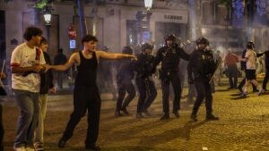 Francia busca cortar de raíz la creciente violencia juvenil | elperiodico.com