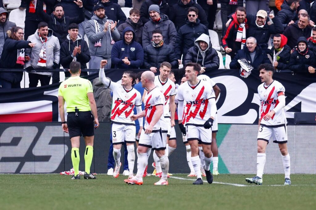 Girona y Rayo abren LaLiga EA Sports y el Oviedo vuelve a Primera en La Cerámica