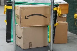 Grandes minoristas como Walmart y Amazon paralizan sus pedidos a India por los aranceles de EE.UU.