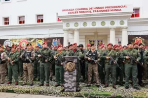 Guardia de Honor manifiesta apoyo al presidente Nicolás Maduro