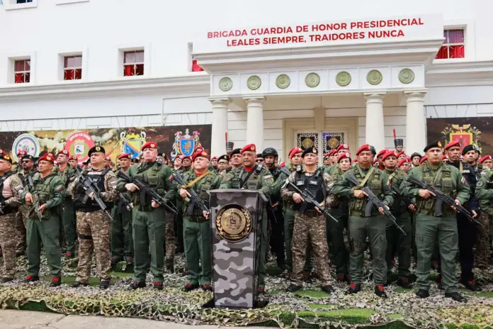 Guardia de Honor manifiesta apoyo al presidente Nicolás Maduro