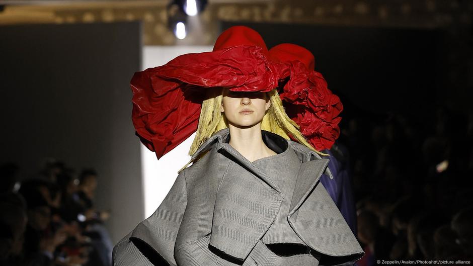 Gucci, Dior y Louis Vuitton se enfrentan a crisis de ventas – DW – 19/08/2025