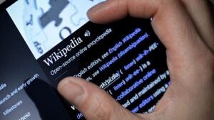 Guerra en Gaza | Trump, contra Wikipedia: los republicanos investigan si la enciclopedia en línea difunde «información antisemita» y contraria a Israel | elperiodico.com