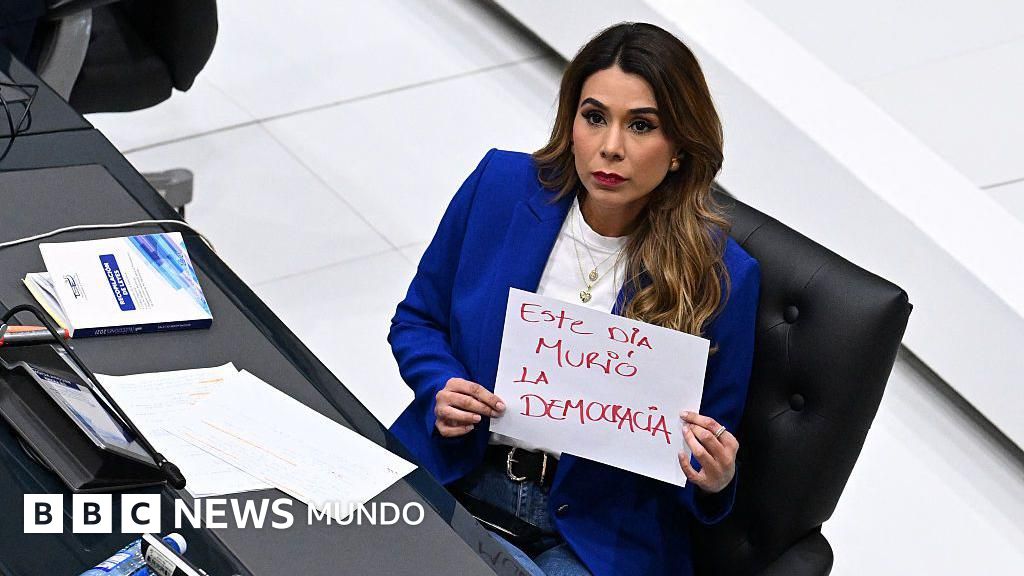 "Ha muerto la democracia": las reacciones a la polémica reforma en El Salvador que permitirá la reelección presidencial indefinida