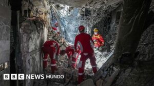 «Había cadáveres por todas partes»: la BBC reconstruye lo que ocurrió dentro de Evin, una de las prisiones más infames de Irán en la que murieron 80 personas en un ataque de Israel