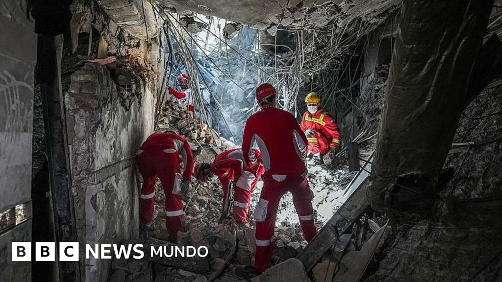 "Había cadáveres por todas partes": la BBC reconstruye lo que ocurrió dentro de Evin, una de las prisiones más infames de Irán en la que murieron 80 personas en un ataque de Israel