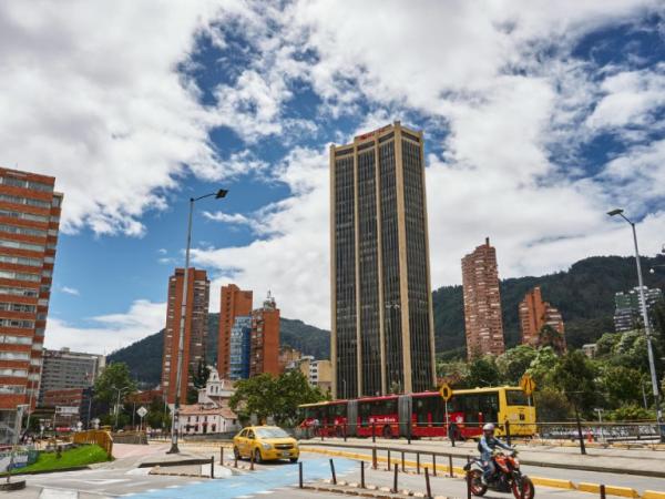 Habitantes de Bogotá tendrían doble reforma tributaria, advierte Angélica Lozano | Impuestos | Economía