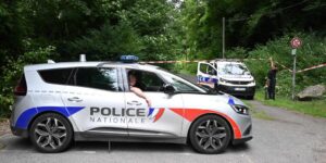 Hallan a un hombre de 32 años degollado, con las vísceras fuera y en posición de cruz en Francia