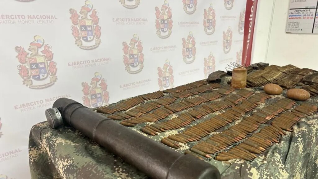 Hallan peligroso depósito con armas y explosivos del grupo Comuneros del Sur