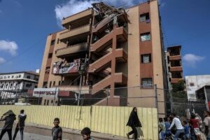 Hamás acusa a Israel de un nuevo crimen de guerra con un ataque «deliberado» sobre médicos y periodistas | europapress.es