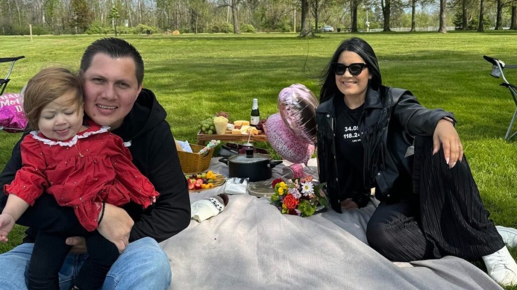 ICE arrestó a venezolanos en Walmart de Nueva York y los separó de su hija de dos años - AlbertoNews