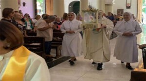 Iglesia Inmaculada Concepción recibe reliquia de primer grado de la madre Carmen Rendiles