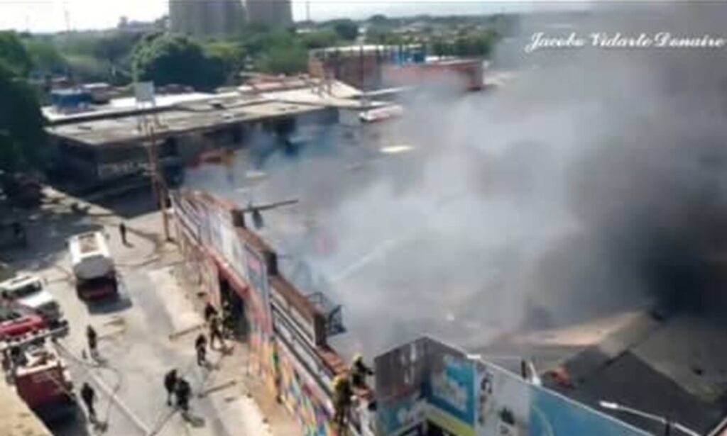 Incendio en La Cebollera activó las alarmas en el centro de Valencia