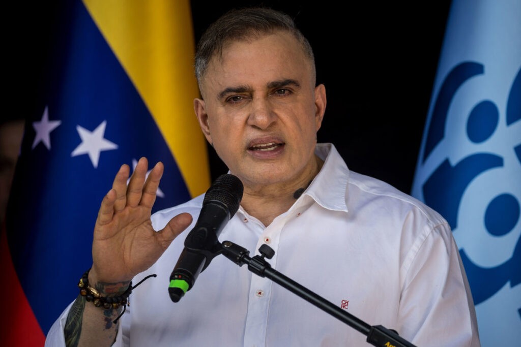 Fueron "tratados de manera digna" Saab