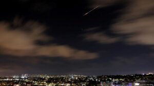 Israel afirma que interceptó un misil lanzado desde Yemen – DW – 05/08/2025