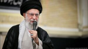 Jamenei aleja expectativas de negociación con EE. UU. – DW – 24/08/2025