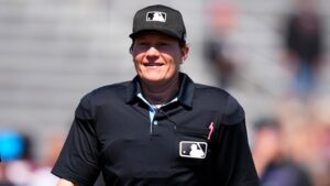 Jen Pawol hará historia como la primera mujer umpire en las Grandes Ligas