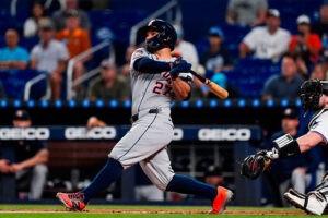 José Altuve se erigió en el tercer pelotero con más extrabases en Houston