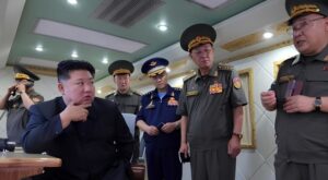 Kim Jong-un supervisa el poder de su nueva defensa aérea 