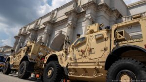 La Casa Blanca retrocede en controlar Policía de Washington – DW – 16/08/2025