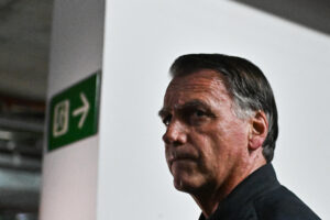 La Corte Suprema de Brasil da 48 horas a Bolsonaro para que explique «el comprobado riesgo de fuga» – AlbertoNews