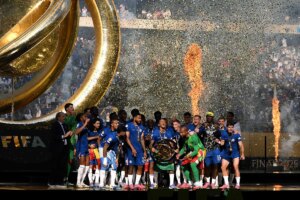 La FIFA cambia las reglas del juego para frenar el ‘modelo Chelsea’ y ‘holdings’ como el City Group | elmundo.es