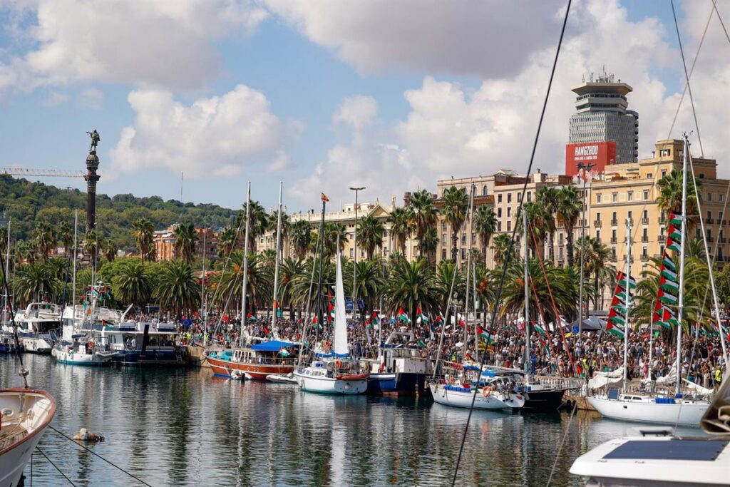 La Global Sumud Flotilla parte de Barcelona a Gaza con al menos 20 barcos y más de 300 personas
