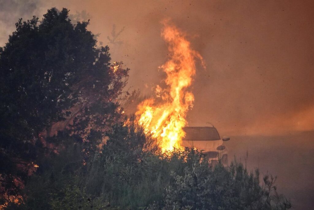La UME sigue desplegada en ocho incendios en el noroeste peninsular a la espera de lluvias el fin de semana