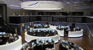 La bolsa europea tiene un recorrido al alza del 2% mientras el Ibex 35 defiende los 15.000 puntos