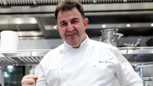 La ensalada de patata y jamón de Martín Berasategui que puedes preparar en menos de 10 minutos ideal para verano