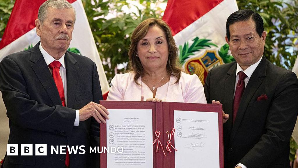 La polémica ley de amnistía aprobada en Perú que perdonará a centenares de policías y militares acusados de violaciones a los derechos humanos