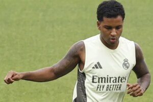 La tensa espera de Rodrygo y del Madrid: sin ofertas ni minutos, el club le tasa en 100 millones y el jugador no quiere salir | elmundo.es
