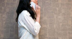 Las llamadas pueden espiarse de forma remota con vibraciones