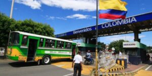 Liberan a cinco colombianos retenidos en Venezuela
