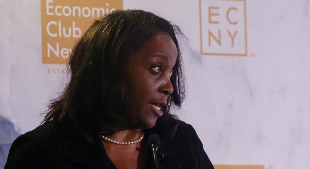 Lisa Cook recurre ante los tribunales la orden de Trump para echarla de la Fed